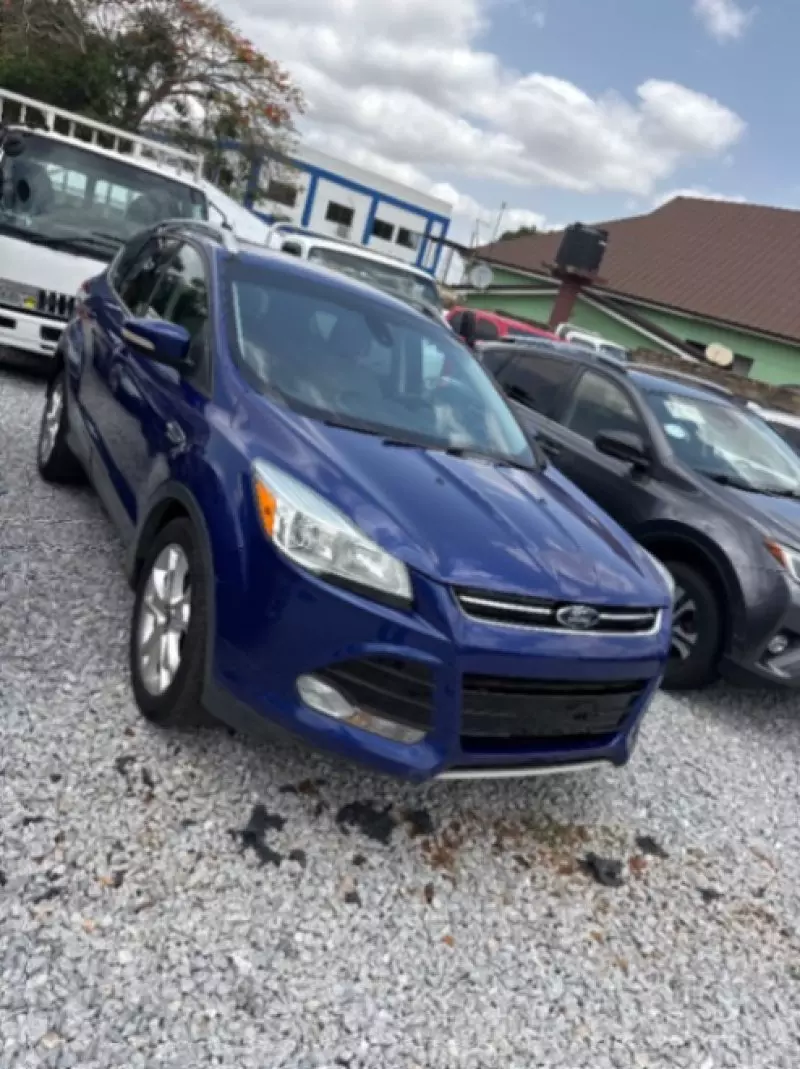 Ford Escape   - 2015