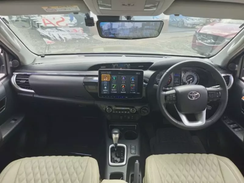 Toyota Hilux   - 2022