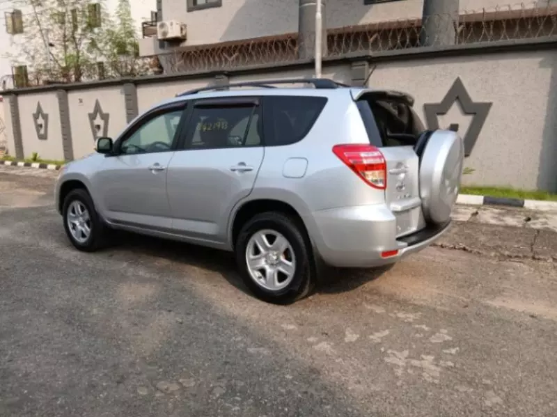 Toyota RAV 4   - 2012