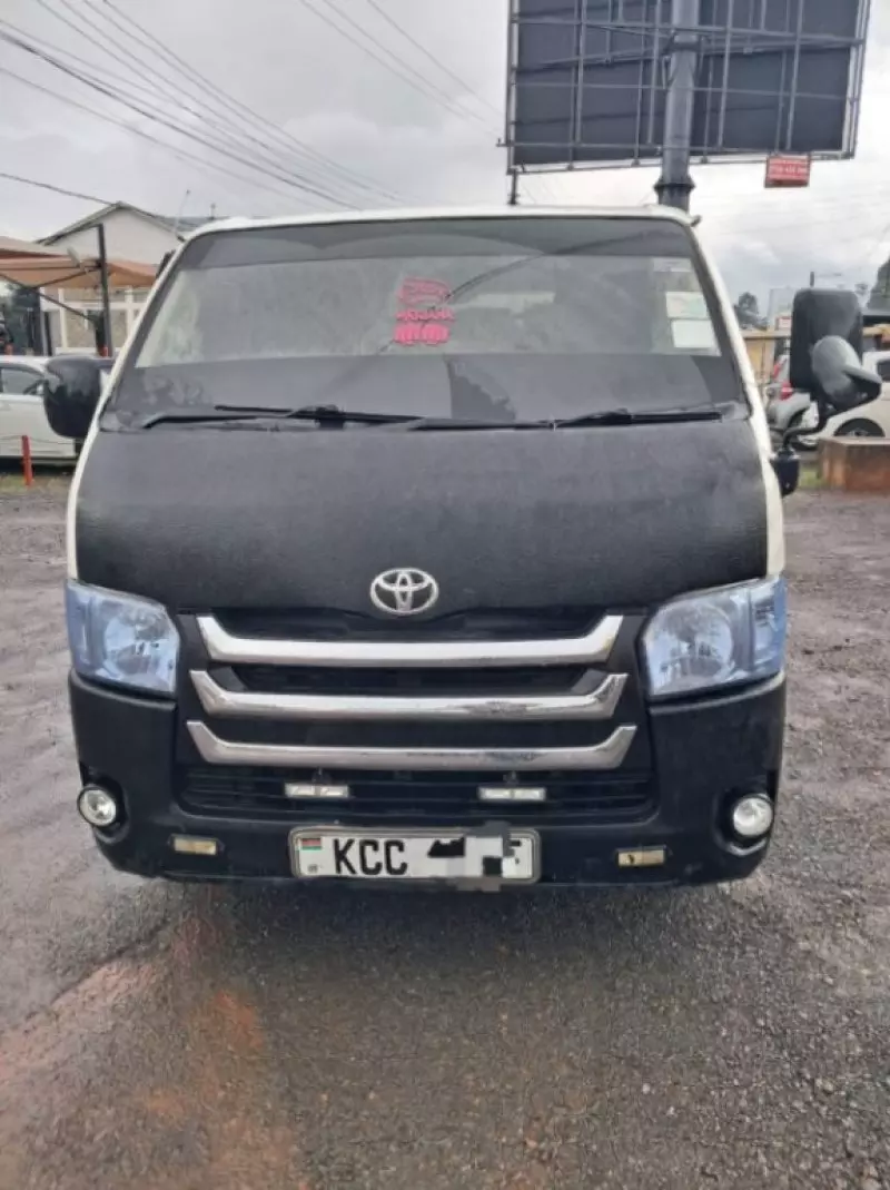 Toyota Hiace   - 2013