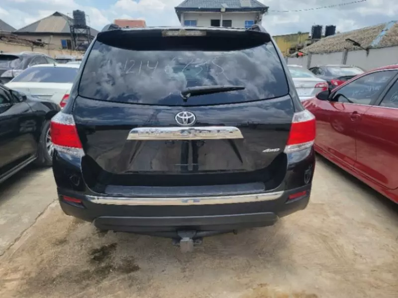 Toyota Highlander   - 2012