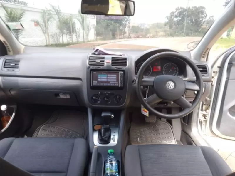 Volkswagen Golf   - 2005