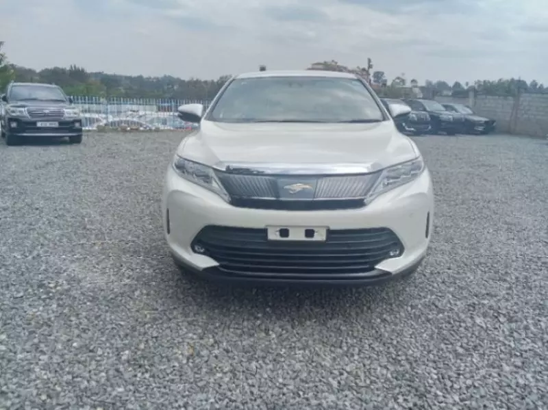 Toyota Harrier   - 2018