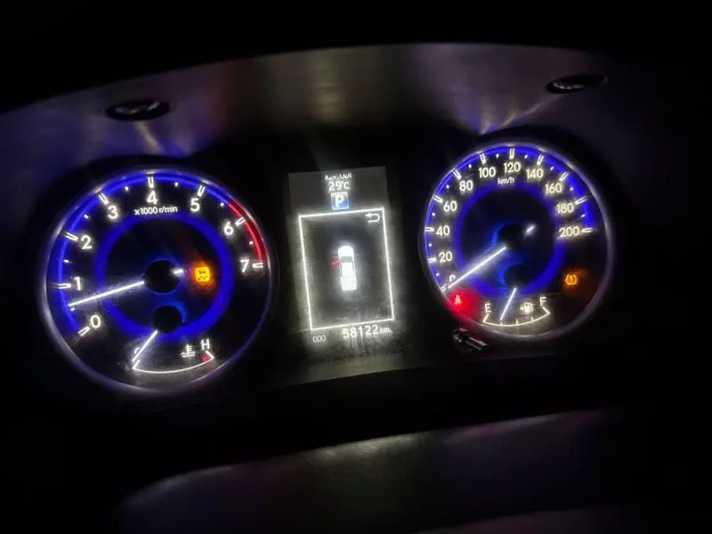 Toyota Hilux   - 2017