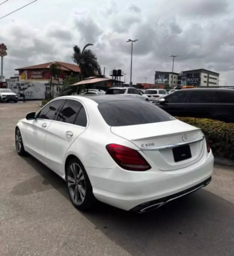 Mercedes-Benz C 300   - 2015
