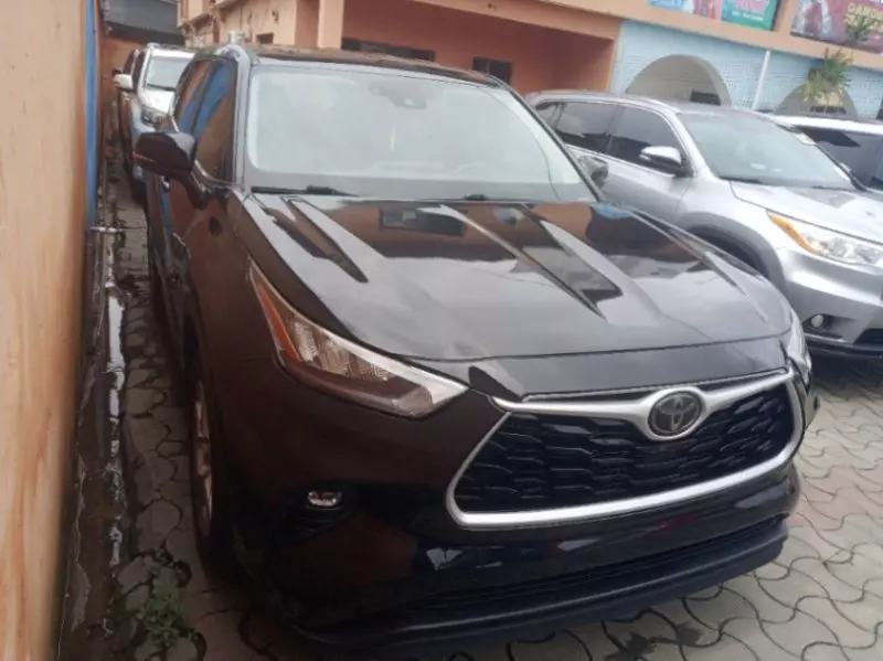 Toyota Highlander   - 2020