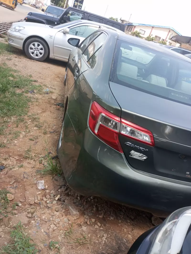 Toyota Camry   - 2012