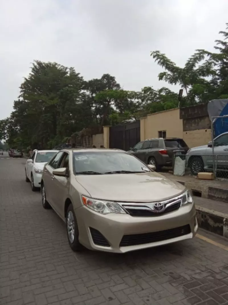 Toyota Camry   - 2013