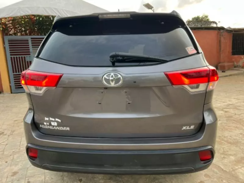 Toyota Highlander   - 2017