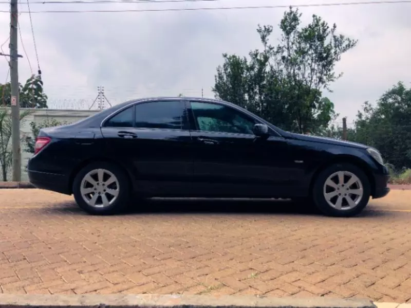 Mercedes-Benz C200   - 2010