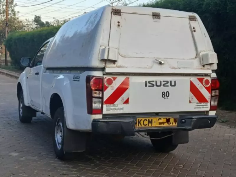 Isuzu D-Max   -