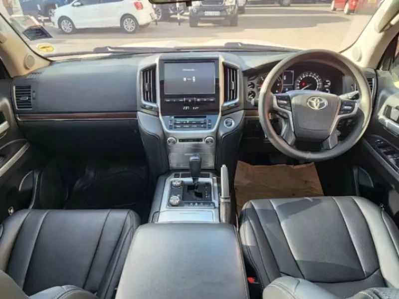 Toyota Land Cruiser V8   - 2017