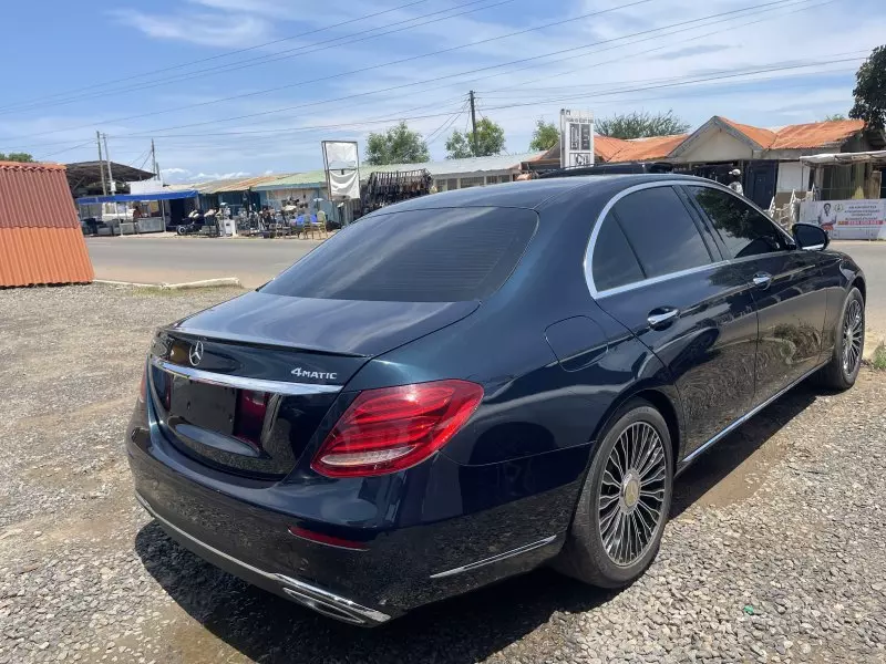 Mercedes-Benz E 300   - 2017