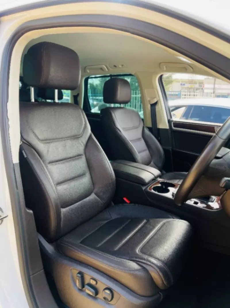 Volkswagen Touareg   - 2014