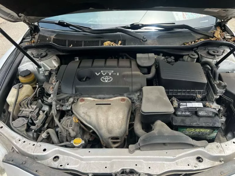 Toyota Camry   - 2010