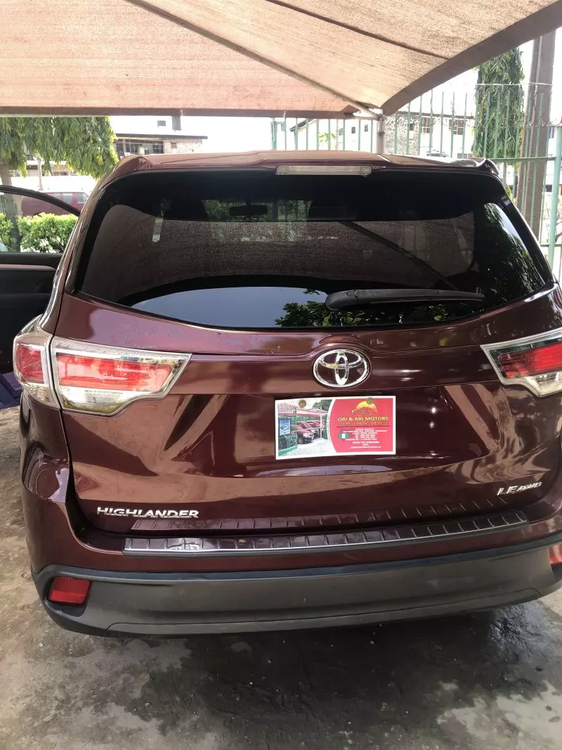 Toyota Highlander   - 2014