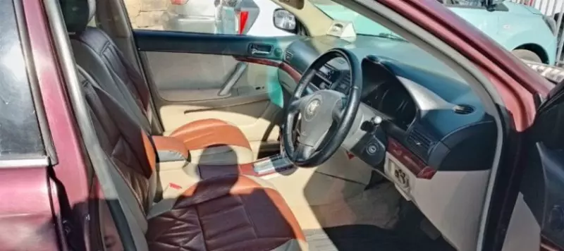 Toyota Premio    - 2005