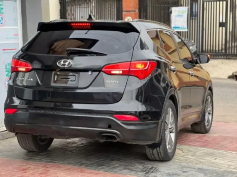 Hyundai Santa Fe   - 2015