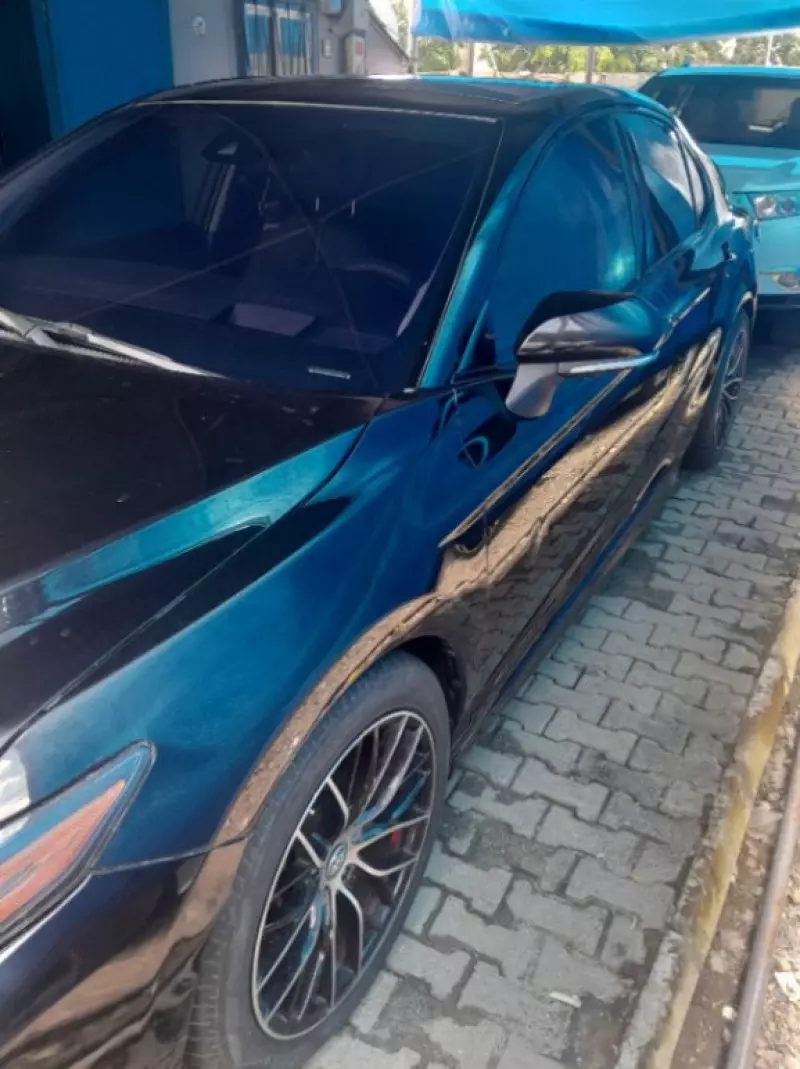 Toyota Camry   - 2018