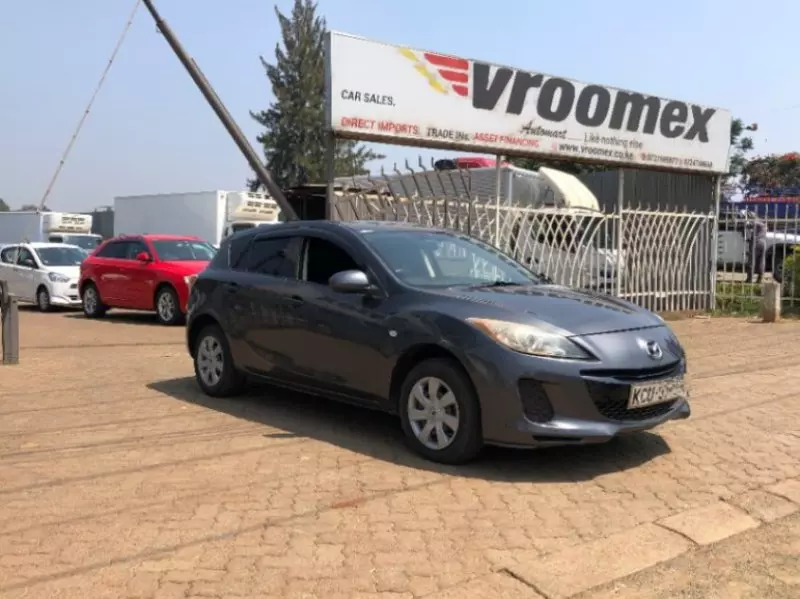 Mazda Axela    - 2012