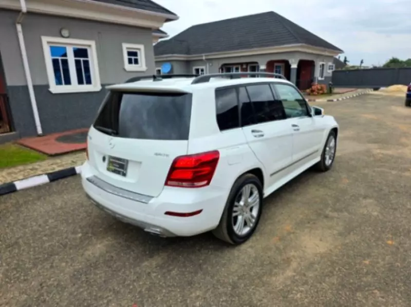 Mercedes-Benz GLK 350   - 2013