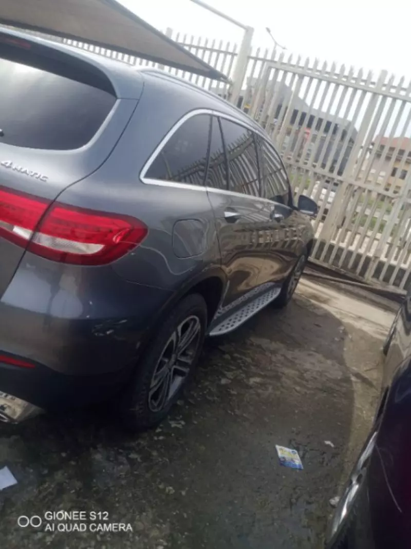 Mercedes-Benz GLC 300   - 2016