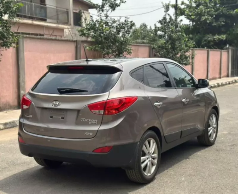 Hyundai Tucson   - 2012