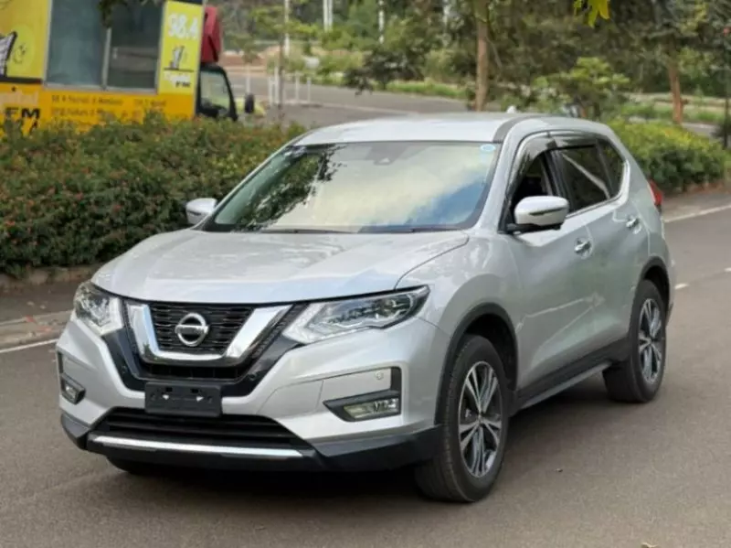 Nissan EXTRAIL HYBRID   - 2018