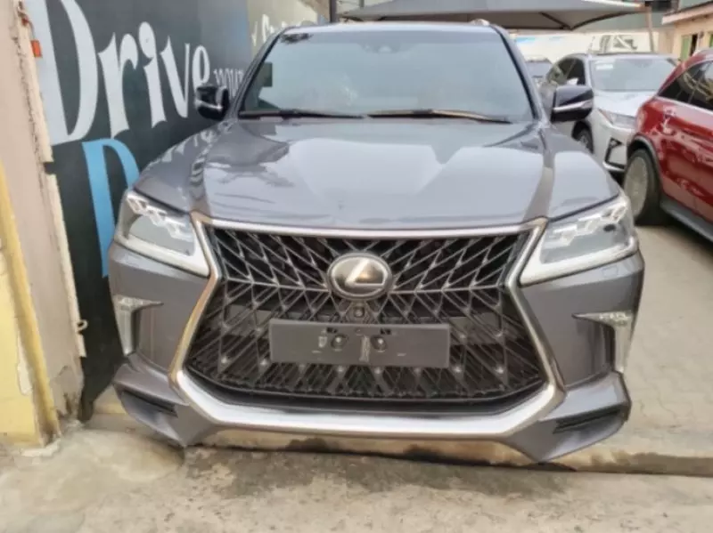 Lexus LX 570   - 2018
