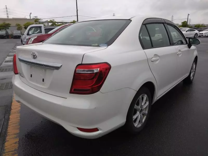 Toyota Axio    - 2016