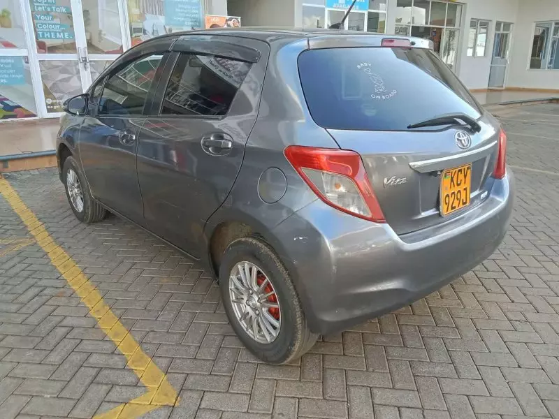 Toyota Vitz - 2012