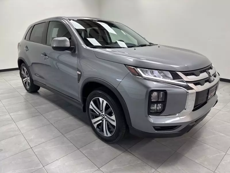 Mitsubishi Outlander Sport   - 2025