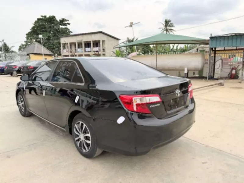 Toyota Camry   - 2012