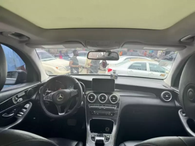 Mercedes-Benz GLC 300   - 2017