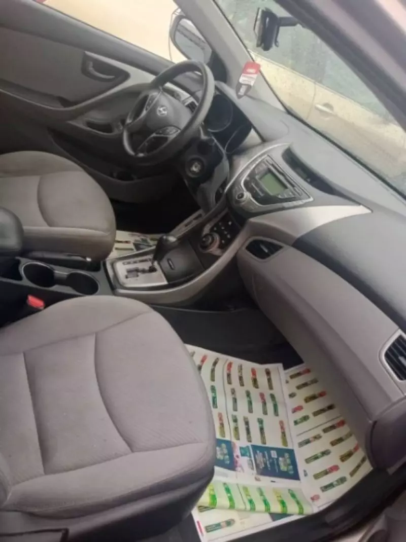 Hyundai Elantra   - 2013
