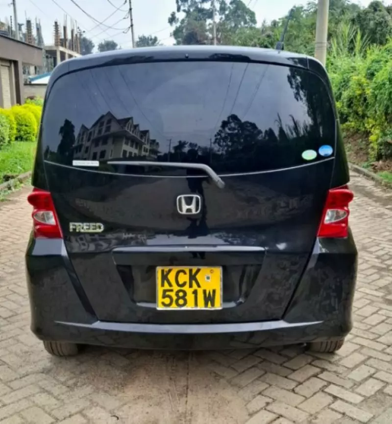 Honda Freed   - 2010