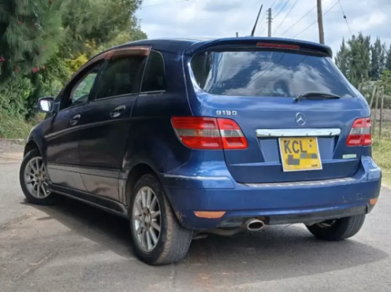 Mercedes-Benz B 180   - 2010