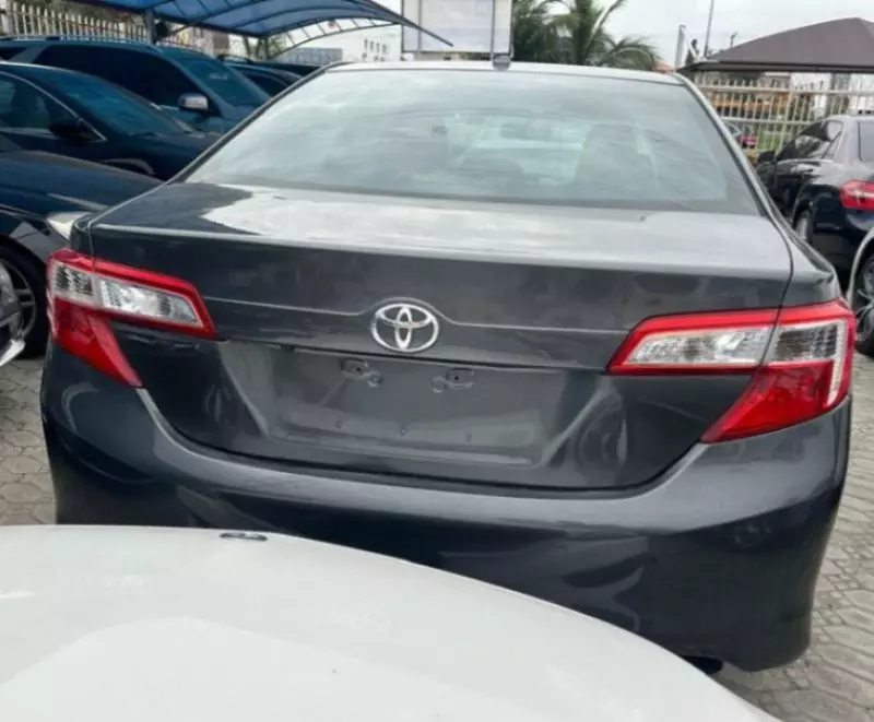 Toyota Camry   - 2014