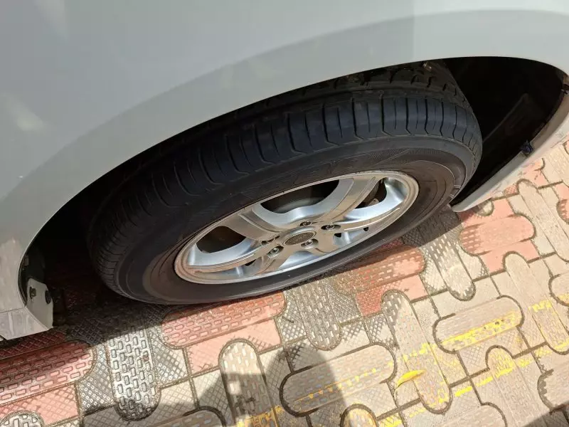 Toyota Noah   - 2012