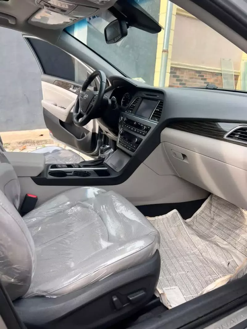Hyundai Sonata   - 2016