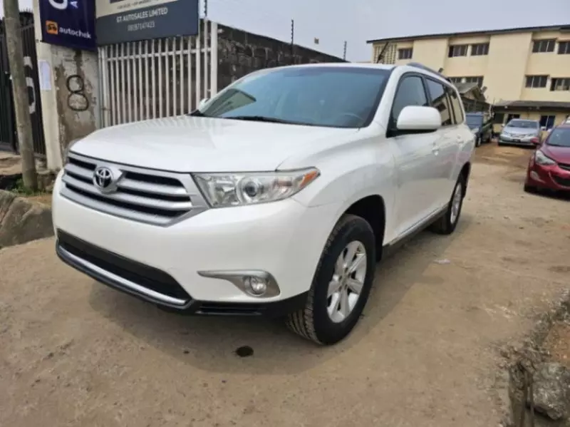 Toyota Highlander   - 2011