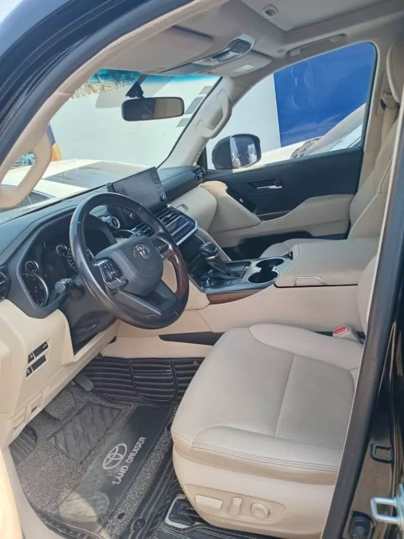 Toyota Land Cruiser VX   - 2022