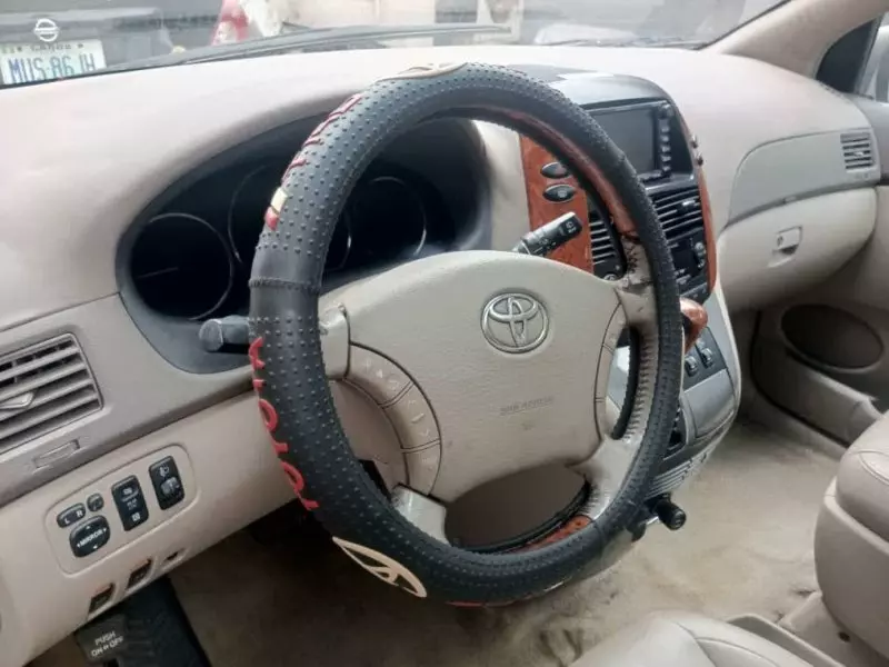 Toyota Sienna   - 2007