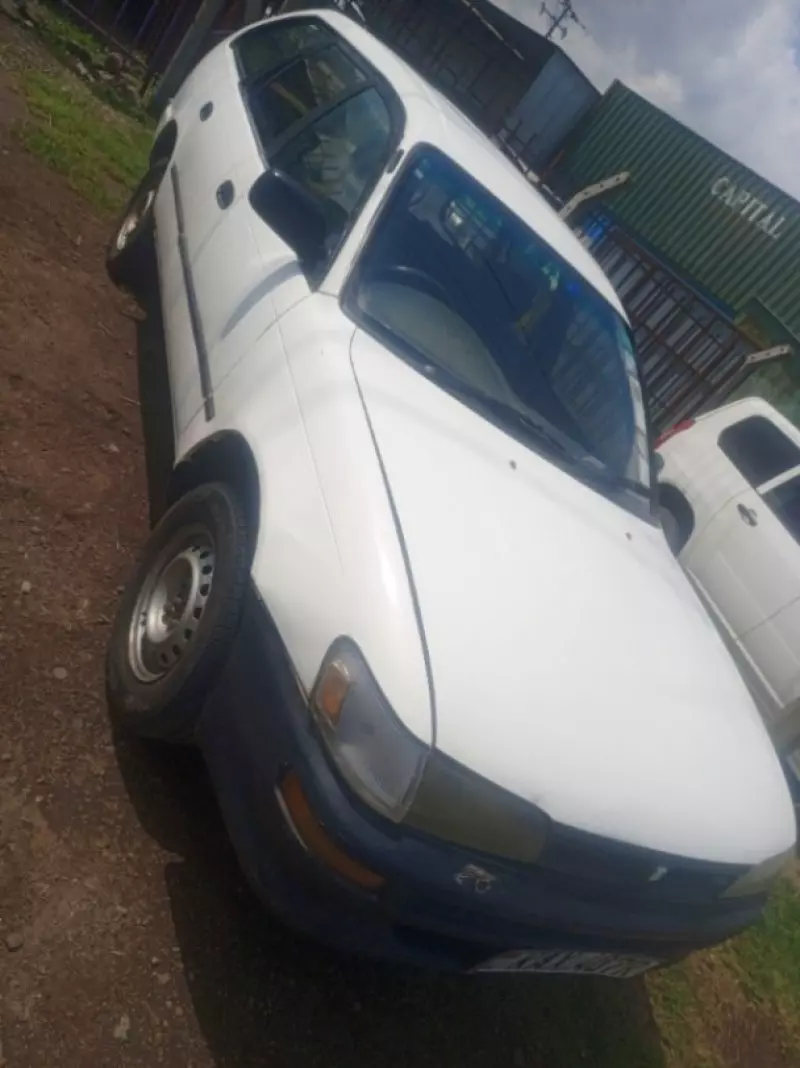 Toyota corolla   - 2000