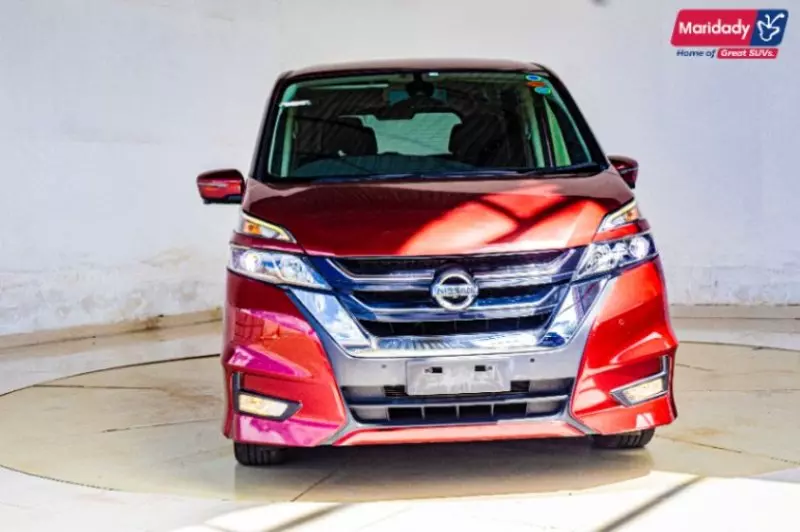 Nissan Serena   - 2017