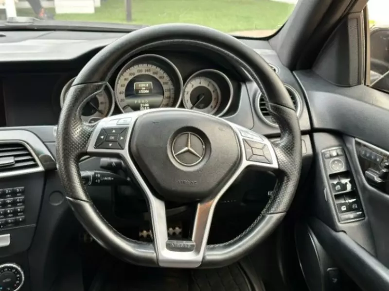 Mercedes-Benz C200   - 2013