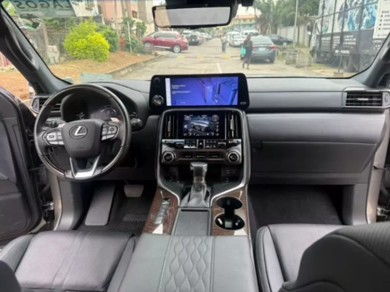 Lexus LX 600   - 2023