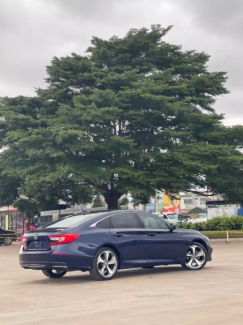 Honda Accord   - 2018