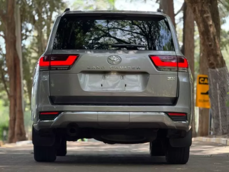 Toyota Landcruiser 300   - 2021