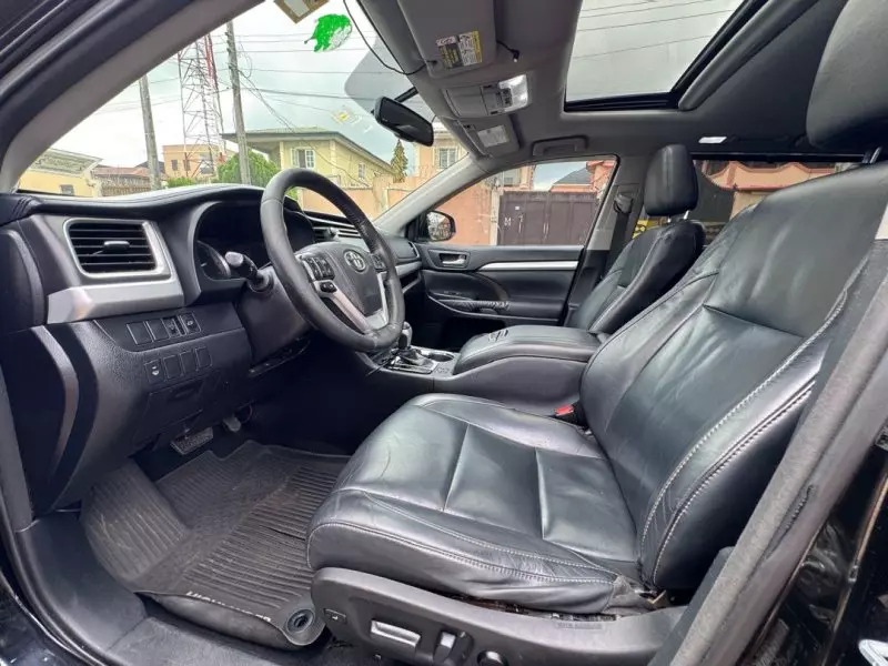Toyota Highlander   - 2015